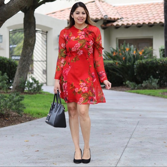 Elegant Red Floral Dress - Picture 5 of 8